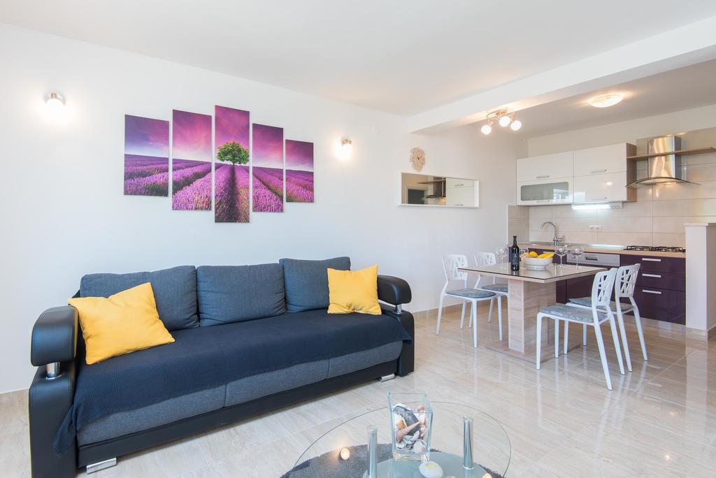 לומבארדה House Fidulic - Apartment The Lavender מראה חיצוני תמונה